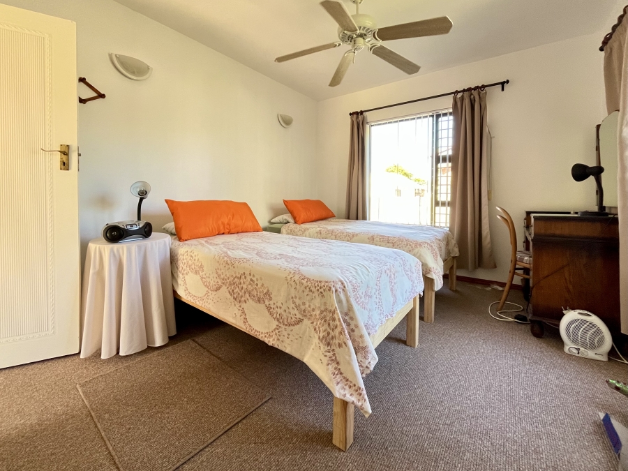 2 Bedroom Property for Sale in Sandbaai Western Cape
